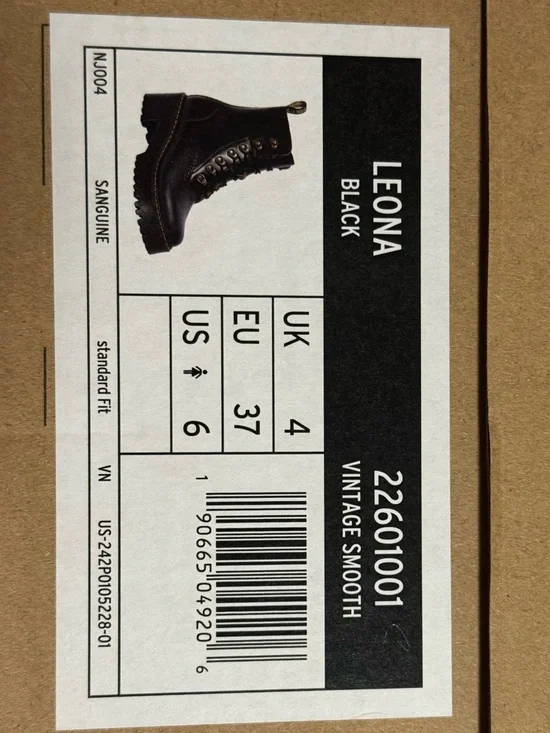 Dr. Martens Leona black leather boots - size 6 Women’s - Picture 3 of 7